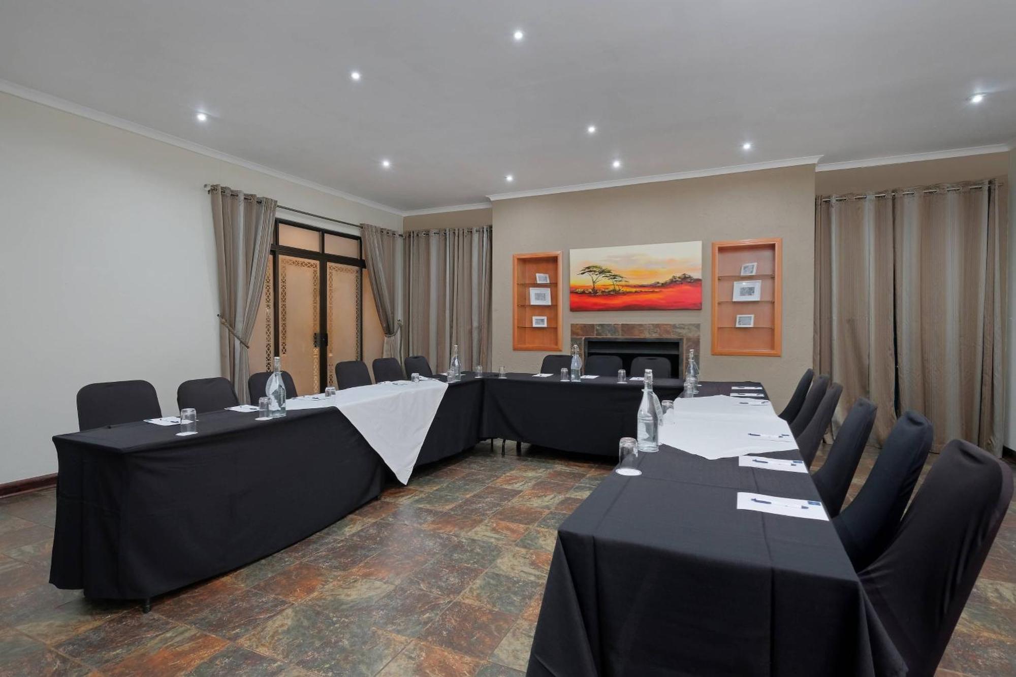 Protea Hotel By Marriott Polokwane Landmark Екстериор снимка