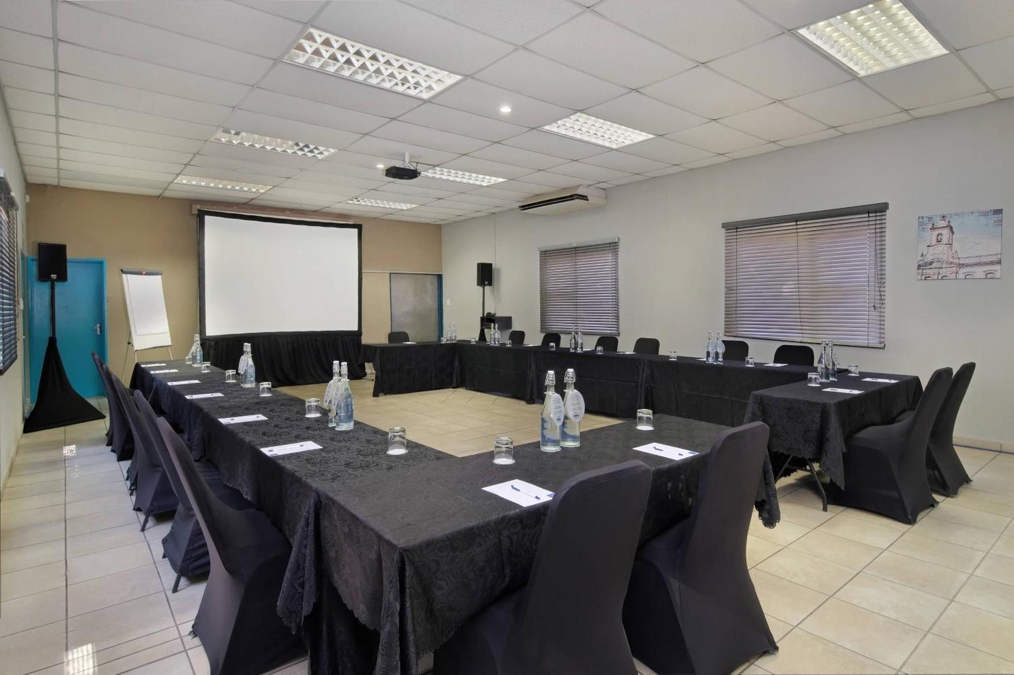 Protea Hotel By Marriott Polokwane Landmark Екстериор снимка