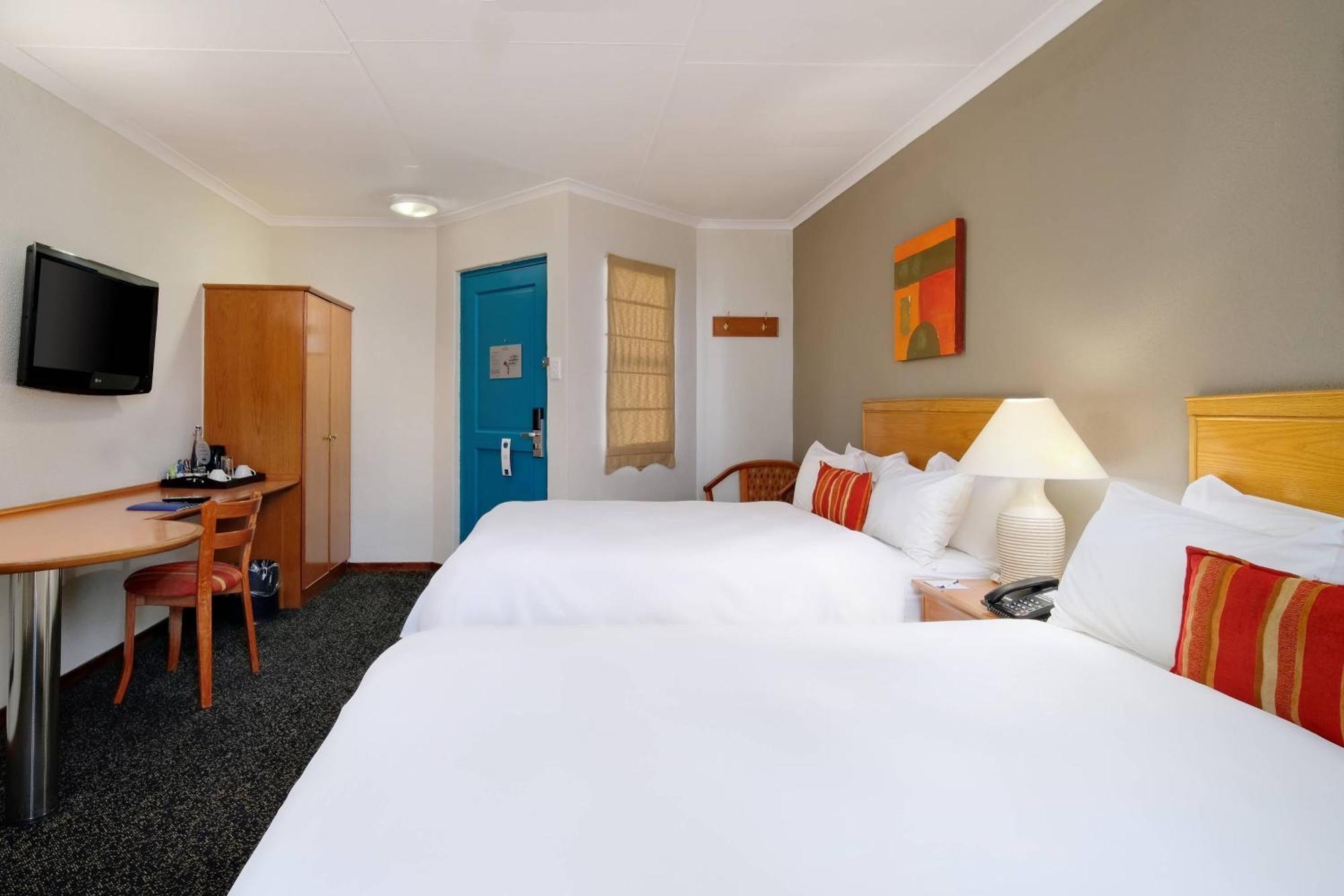 Protea Hotel By Marriott Polokwane Landmark Екстериор снимка