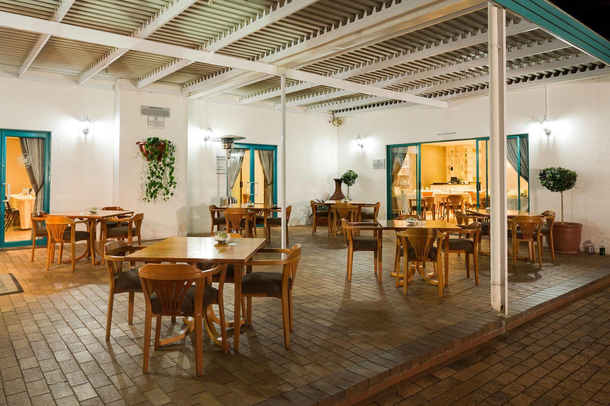 Protea Hotel By Marriott Polokwane Landmark Екстериор снимка