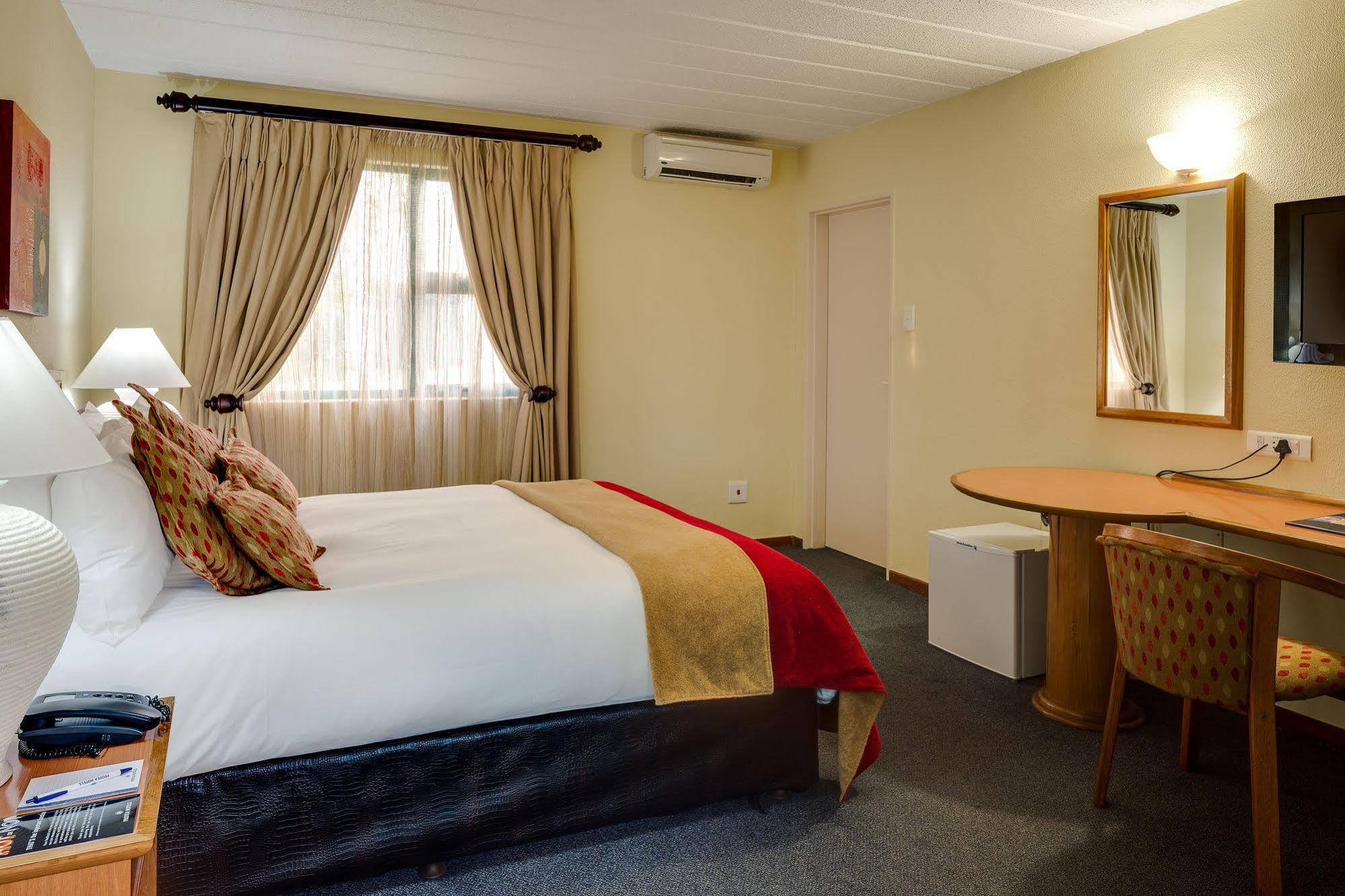 Protea Hotel By Marriott Polokwane Landmark Екстериор снимка